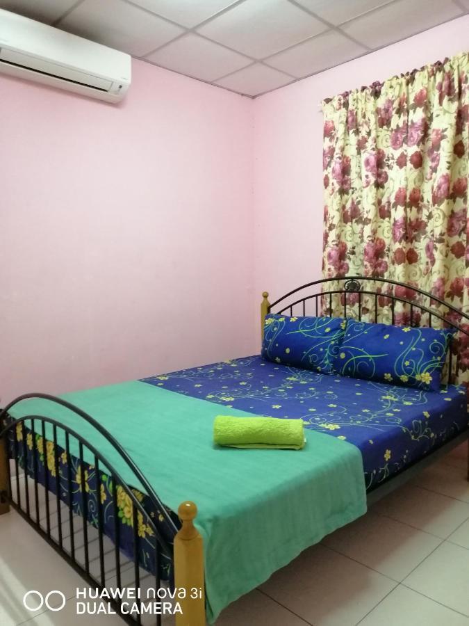 Layla Inn Batu Pahat Exterior foto