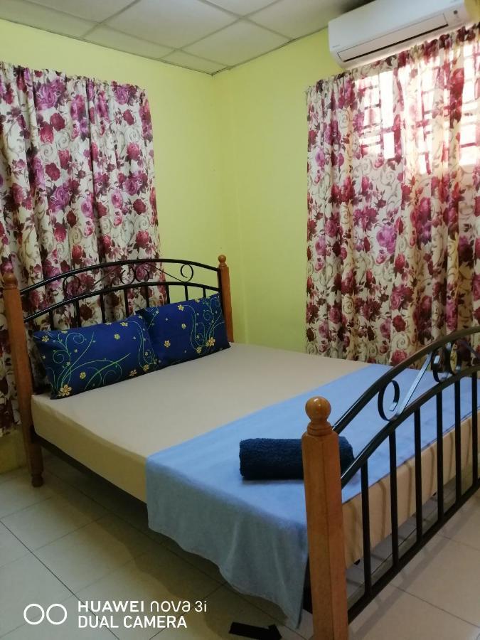 Layla Inn Batu Pahat Exterior foto