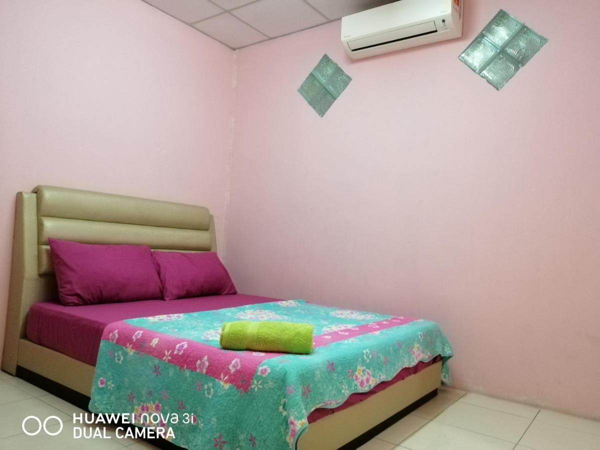 Layla Inn Batu Pahat Exterior foto