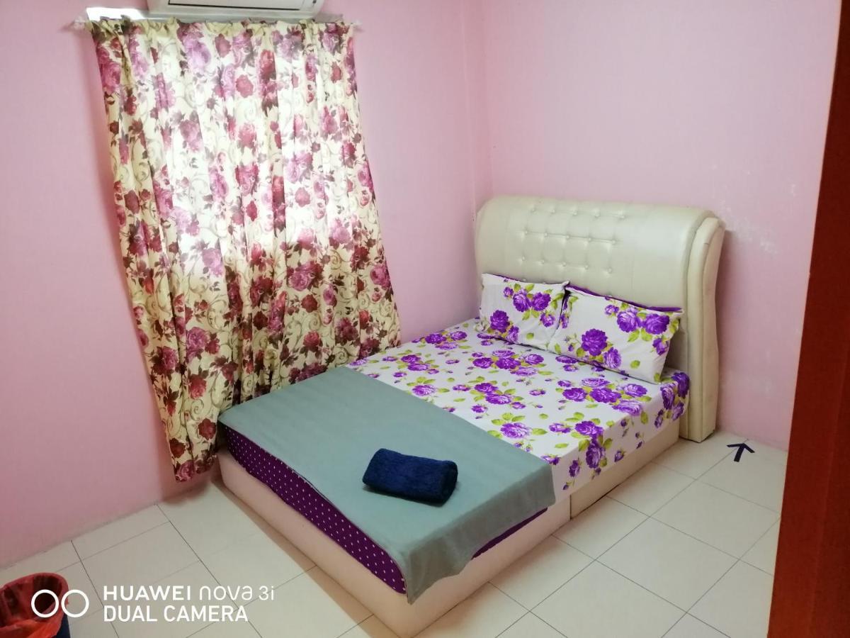 Layla Inn Batu Pahat Exterior foto