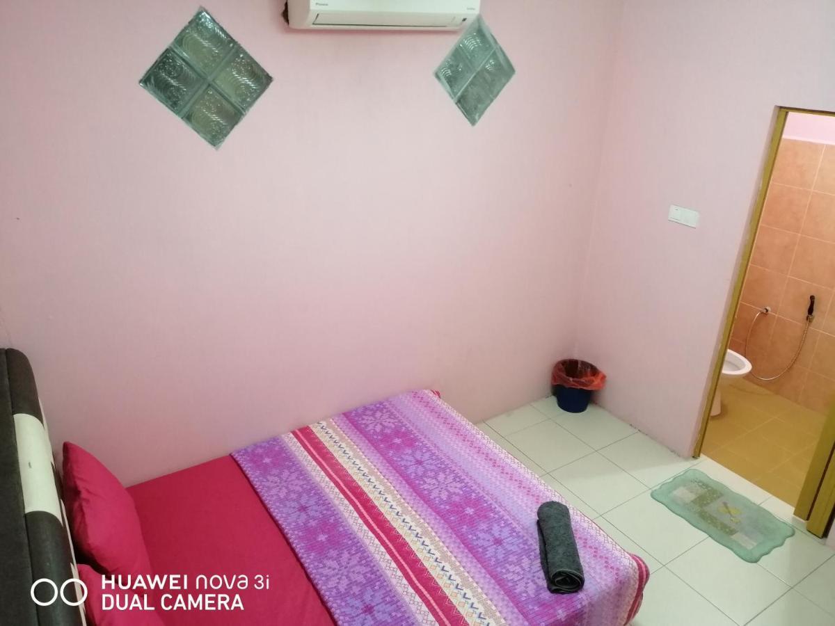 Layla Inn Batu Pahat Exterior foto