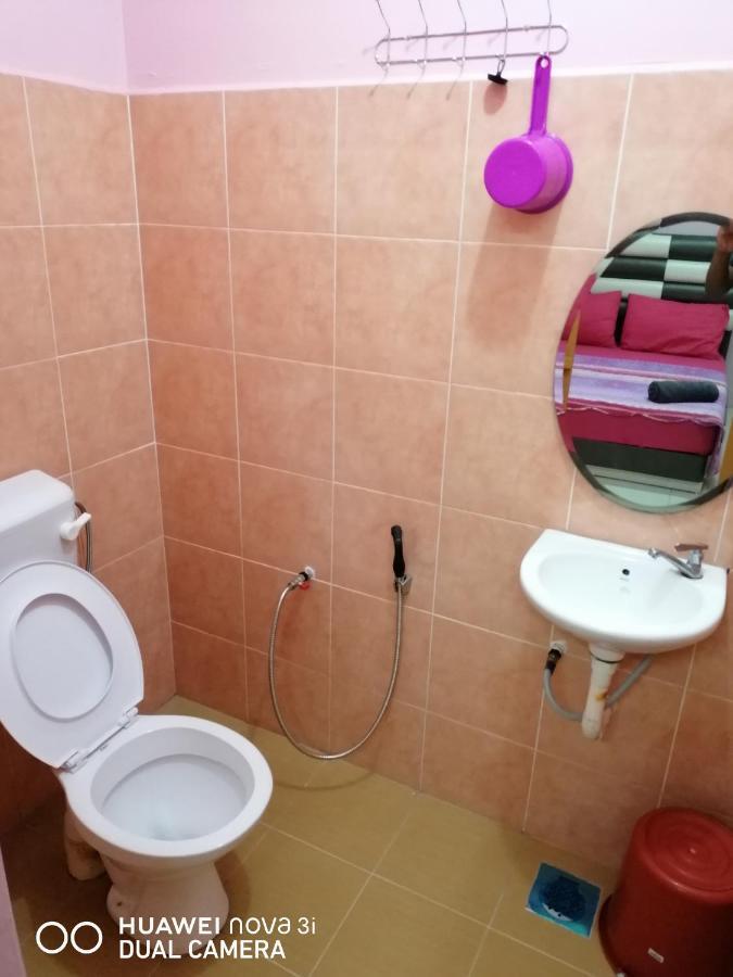 Layla Inn Batu Pahat Exterior foto